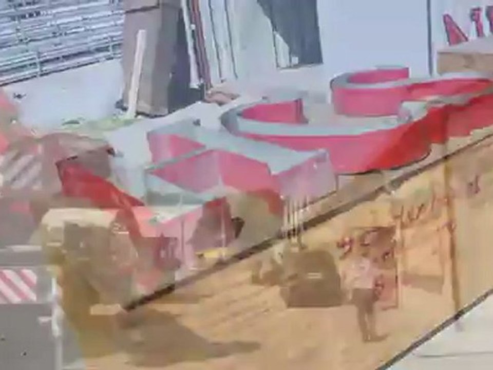 Oktoberfest Aufbau Video 25.08.2011