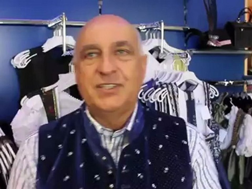 Topmodel Papis Loveday ausgestattet für die Angermaier Trachten-Nacht 2011