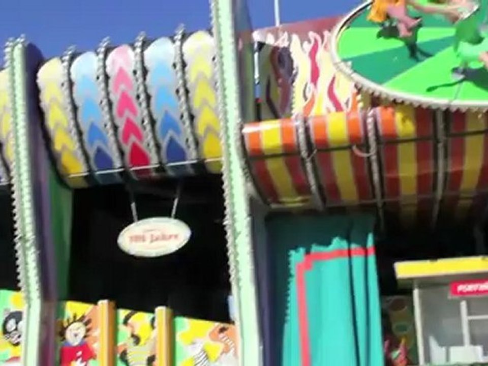 Oktoberfest aufbau video 06.09.2011 von ganz-muenchen.de