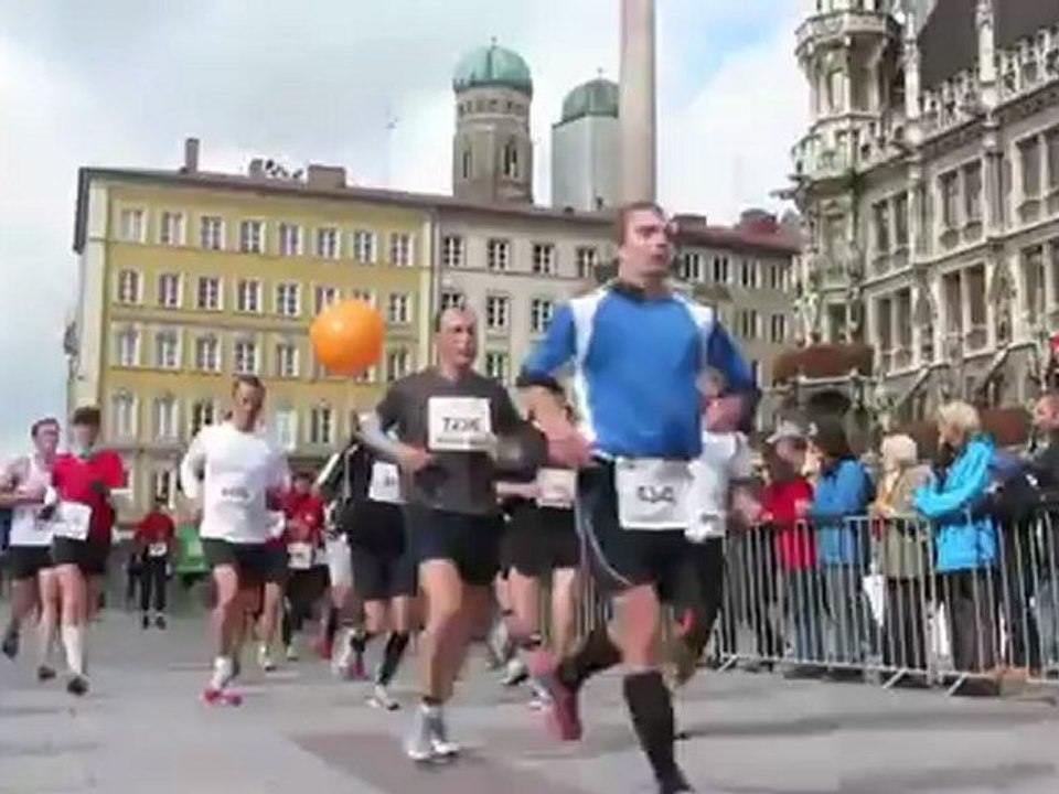 München Marathon 2011 Impressionen Siegestor & Marienplatz