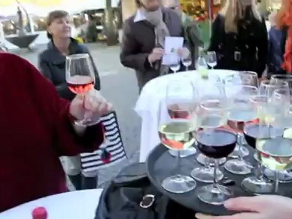 Weinpräsentation 'die jungen frank'n' auf dem Viktualienmarkt am 9.11.2011