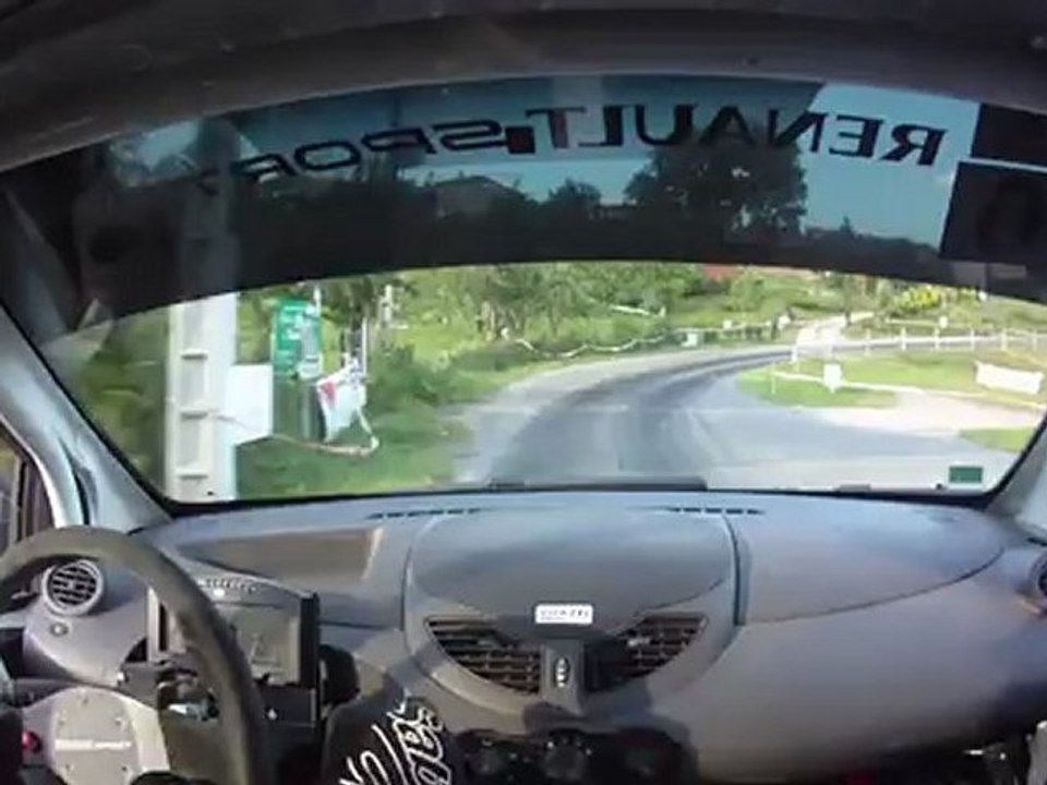 Rallye des Vins de Macon ES13 Serrieres - Pierreclos Twingo R2