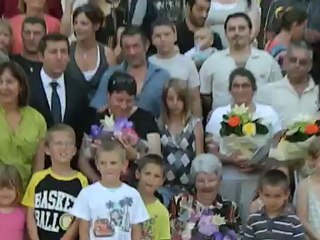 VESOUL : QUATRE MERES DE FAMILLE DECOREES