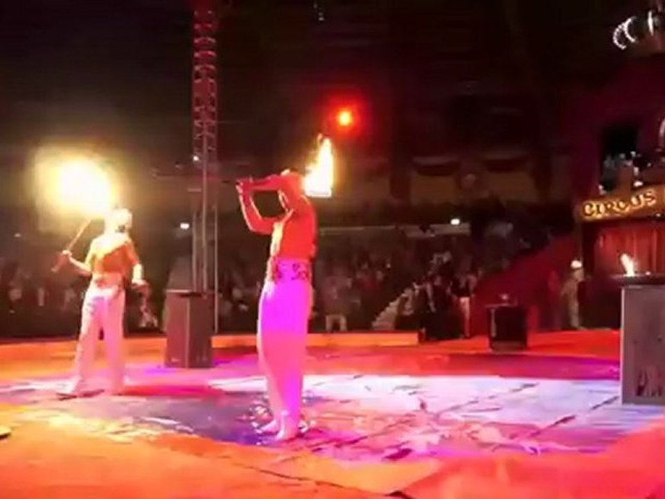 Circus Krone 2012: Premiere 1. Winterspielzeit am 25.12.2011