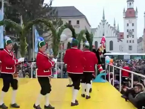 Münchner Schäfflertanz @ Marienplatz 7.1.2012