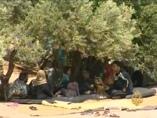 تواصل فرار اللاجئين السوريين مع إزدياد القصف