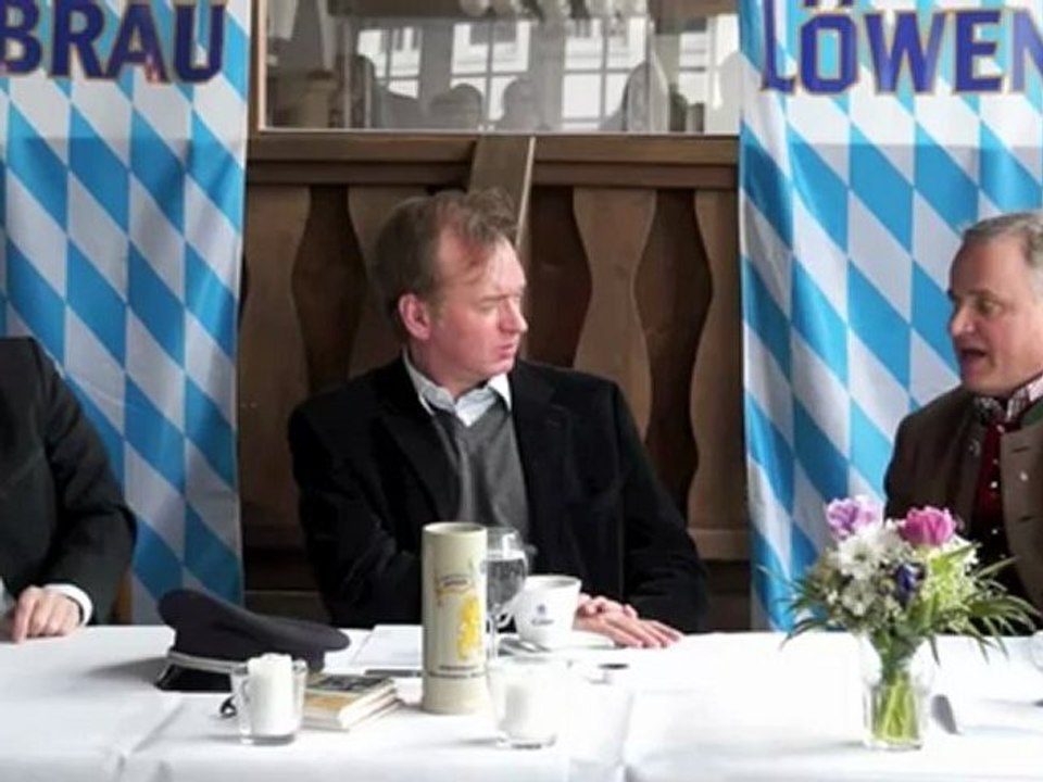 Preview: Fonsis Starkbieranstich 2012 im Löwenbräukeller