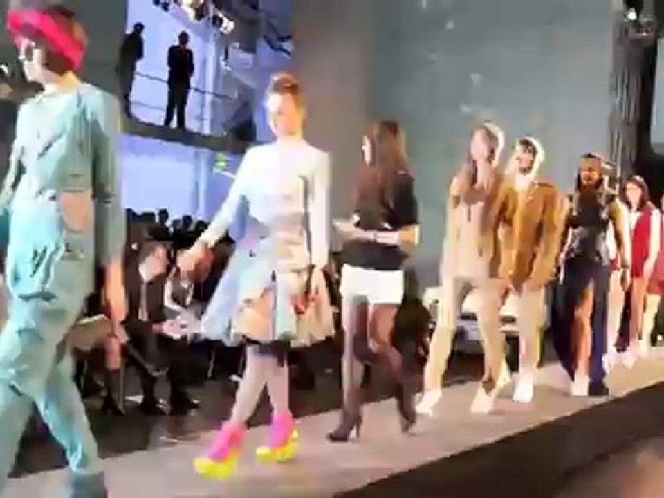 Teil 2: Graduate Fashion Show NEXT.12 - Wonderlab