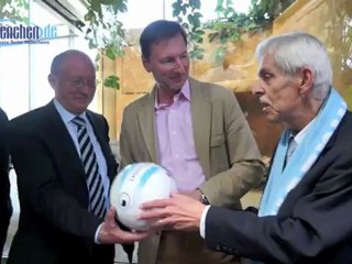 2 junge Löwen aus Hamburg wurden in München Hellabrunn vorgestellt