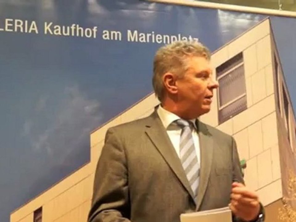 Galeria Kaufhof München Marienplatz mit Qualitätszeichen „Generationenfreundliches Einkaufen'