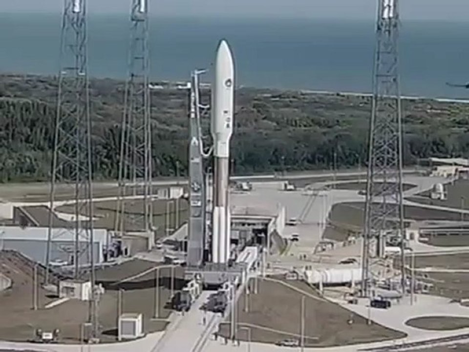 [Atlas V] Timelapse of the Atlas V Rollout with MUOS-1 Satellite Onboard