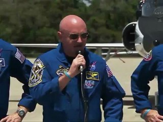 [STS-134] Crew Arrival For Launch