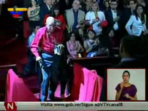 (VÍDEO) Leyna Sanguino y Boris Castellanos de VTV reciben Premio Nacional de Periodismo 1/2