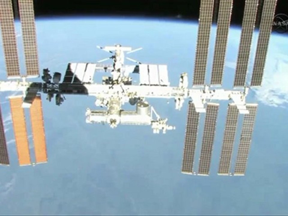 [STS-134] Flight Day 15 Highlights (p1)