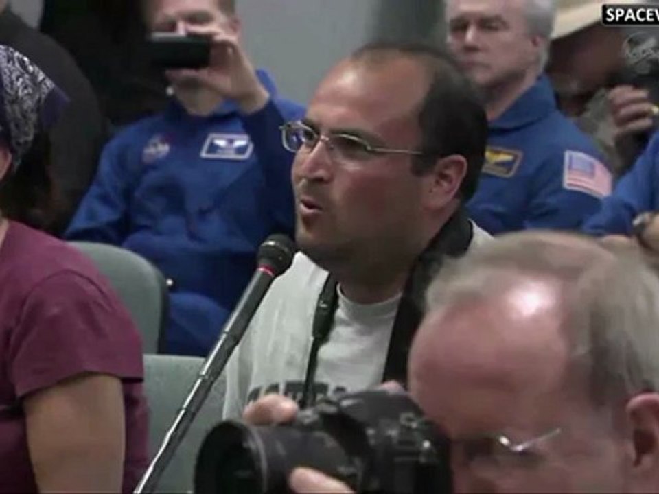 [STS-133] Crew News Conference