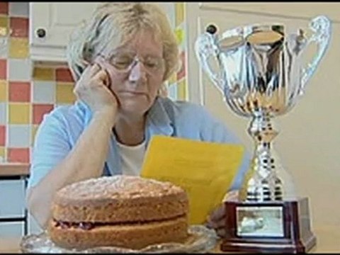 HIGNFY S34E01 - Kirsty Young, Robert Harris & Ross Noble