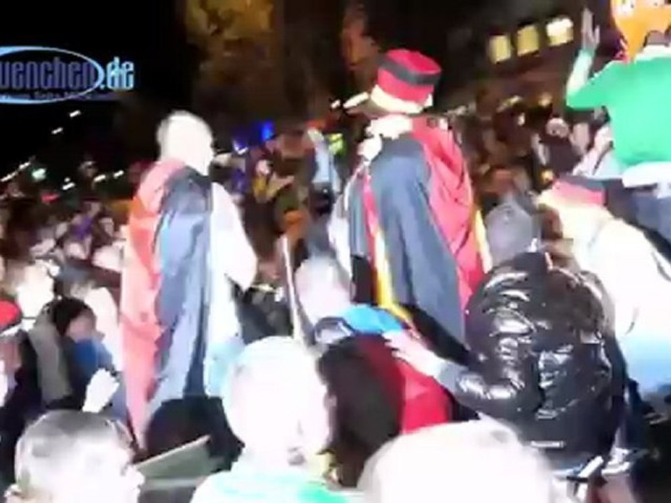Em2012: leopoldstrasse feiert deutschland sieg vs. holland (public viewing 13.06.2012)