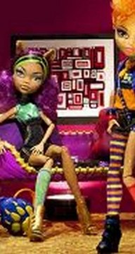 Fashion Clicks- Monster High- The Wolf sisters photo shoot