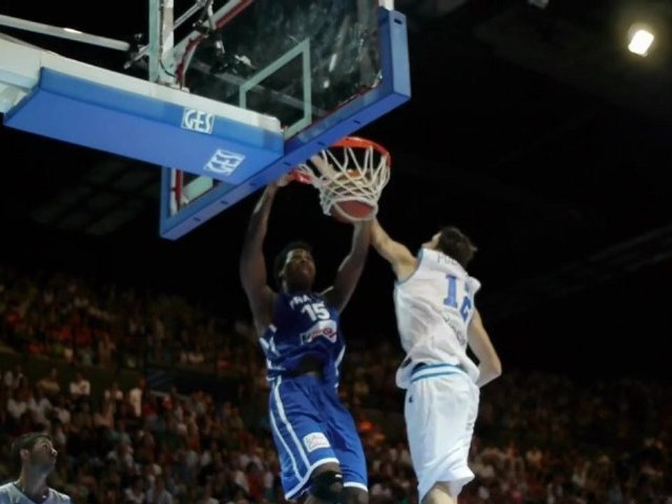 Dunk Mickaël Gélabale, France-Italie, Boulazac- 28 juin