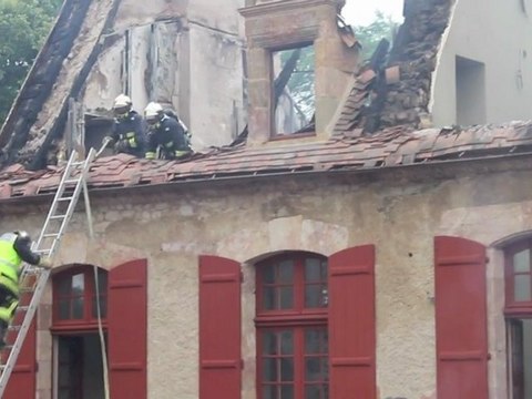 Nassigny - Un incendie ravage le chateau de la Gerche, dans l'Allier