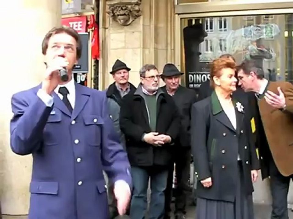 Aufstellung München Christbaum Marienplatz vom Samerberg