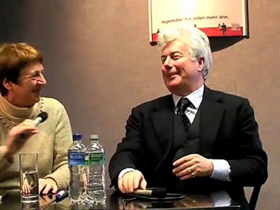 Ken Follett stellte bei Hugendubel am 8.3.2008 "Die Tore der Welt" vor, Video Teil  3