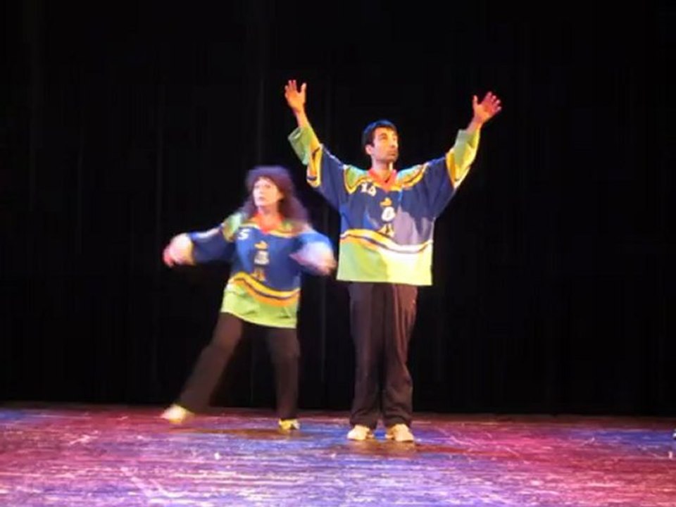 012 LA CONTREE DE LOIN LOIN AVEC 2 ETRES PAS PARFAIT PAS PARFAIT