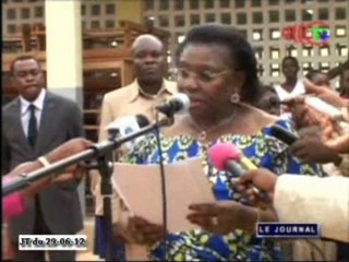 Le Japon offre 1000 tables bancs à l’école Fleuve Congo