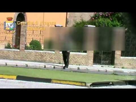 Macerata - Gdf scopre falso cieco mentre gioca a carte (29.06.12)