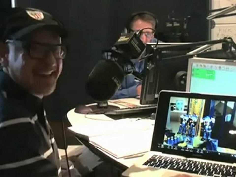 Mike Parry dancing to Rihanna's 'Rude Boy' in T.W.A.T