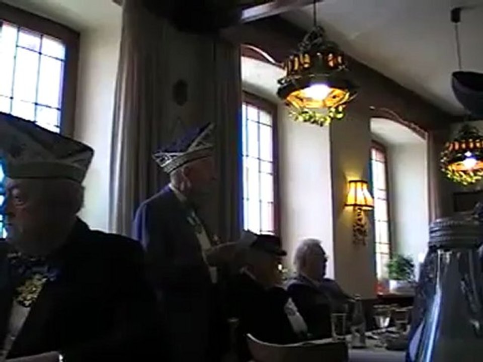 Hammelburg Herr Hartung hält eine Rede im Gasthof zum Hirschen