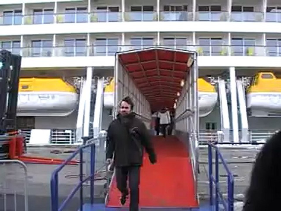 AIDAblu Hamburg Hafen AIDA kreuzfahrten AIDAblue Film Video Clubschiff