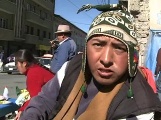 Des chamanes boliviens lisent l'avenir dans des bulles de bière