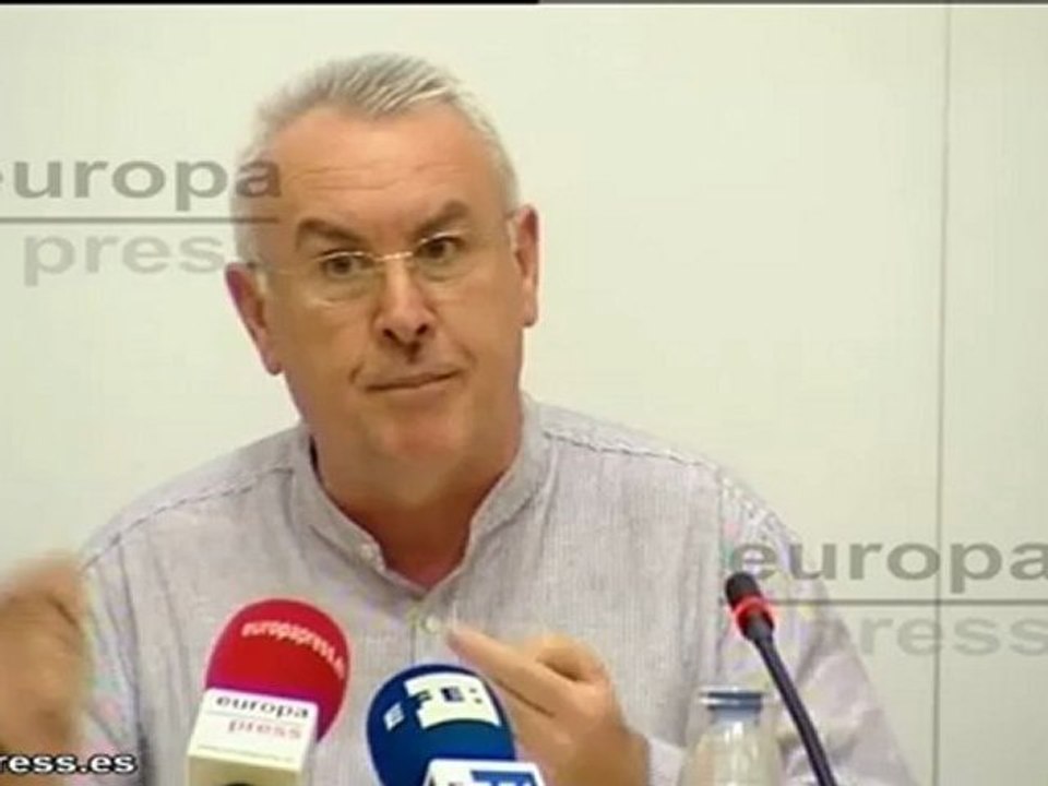 Lara: "El rescate a la banca significará más recortes"