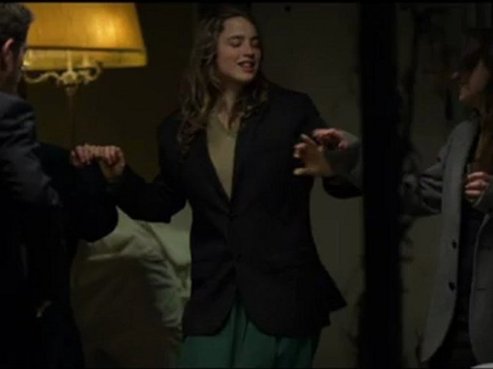 Folks (extrait) de F.guelaff avec Adèle Haenel, Juliette Lamboley, Christophe Reymond, Faustine Tournan