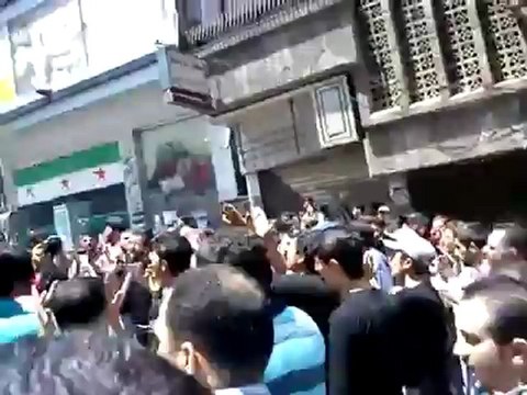 Syria فري برس ريف دمشق قدسيا بداية المظاهرة عند الخروج من المسجد العمري 29 6 2012 Damascus