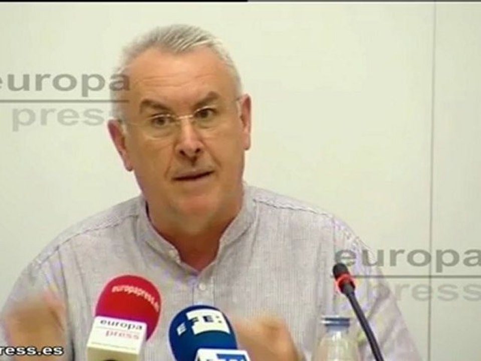 Lara: "El rescate a la banca significará más recortes"