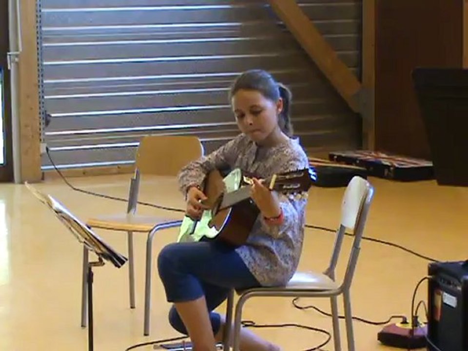 M2U01034  Etude d'Aguado. Guitare.  Audition des élèves des Ateliers Musicaux de Scy Chazelles en mai 2012