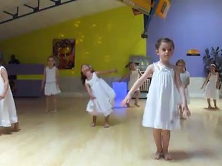 Présentation du cours enfants "Eveil maternel" 4-5 ans à Aupra Dance