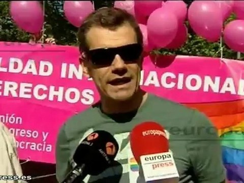 Valenciano reivindica el matrimonio gay en el Orgullo