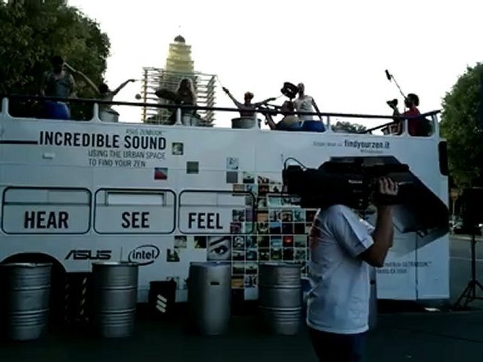 Videotest Nokia 808 PureView (per confronto con iPhone 4S durante concerto di giorno)