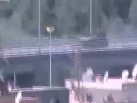 Syria فري برس ديرالزور دبابات كتائب الأسد على جسر حطلة بديرالزور 30 6 2012 Deirezzor