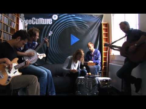 Alamo Race Track - Lindyhop (Live)