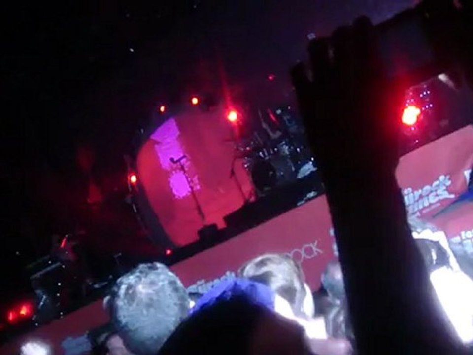 Shaka Ponk Intro Shizia Radio en mode Pogo - Eurockéennes 2012