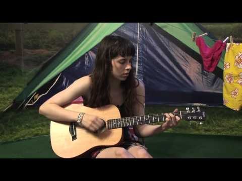 Le Butcherettes - Little Fingers In The Hair Of The Young Beast (Live Improvisation)