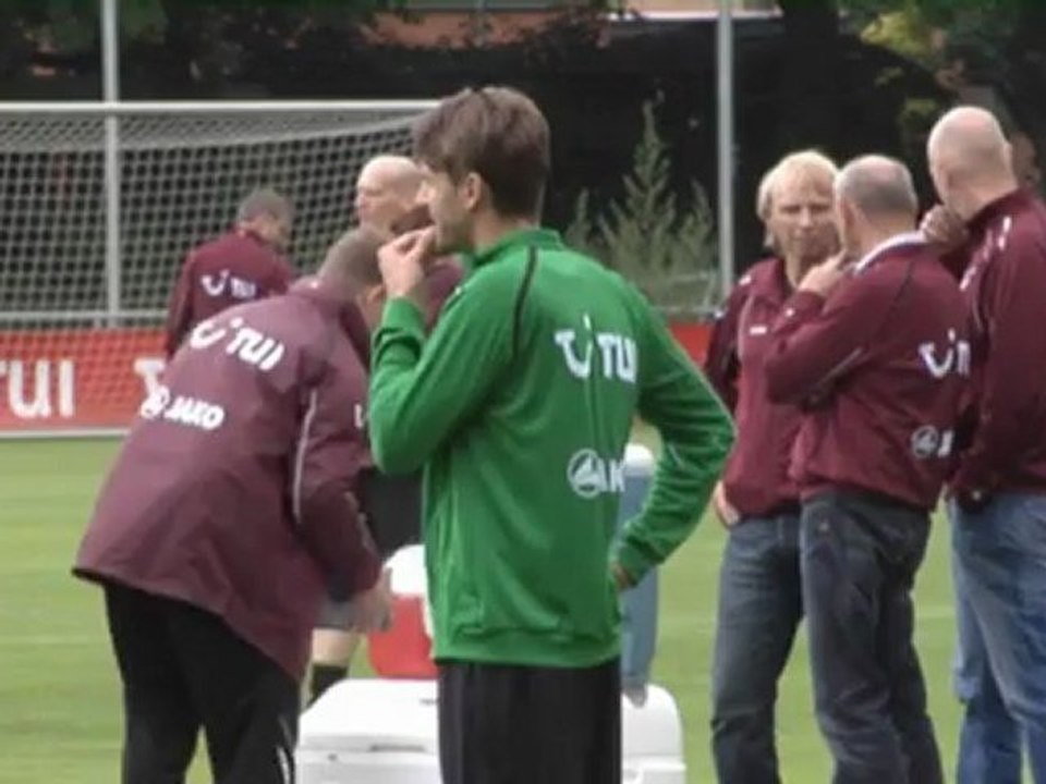 Adrian nikci erleidet muskelfaserriß