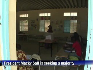 Senegal elects new lawmakers, president seeks majority