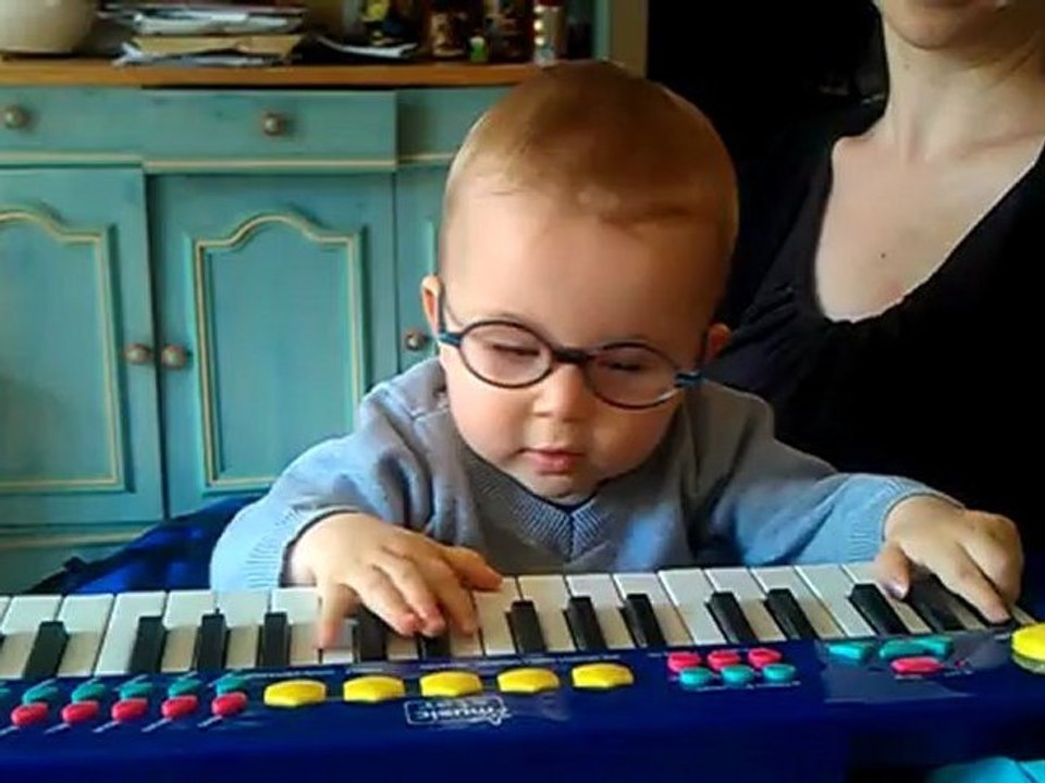 Titouan au piano