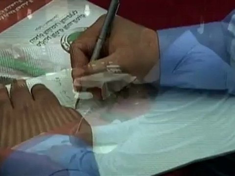 Activist: Syrians desperate for aid in Homs