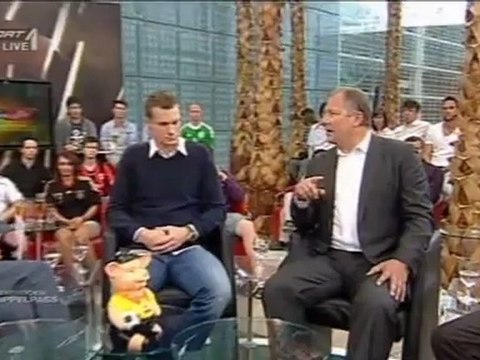 EM 2012 -Deutschland gegen Italien - Nationalhymne mitsingen ist keine Garantie